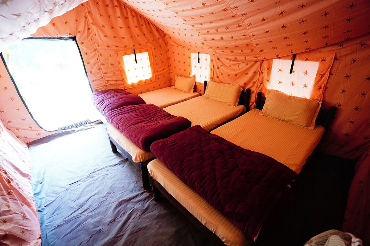 2-Swiss-tent-interior
